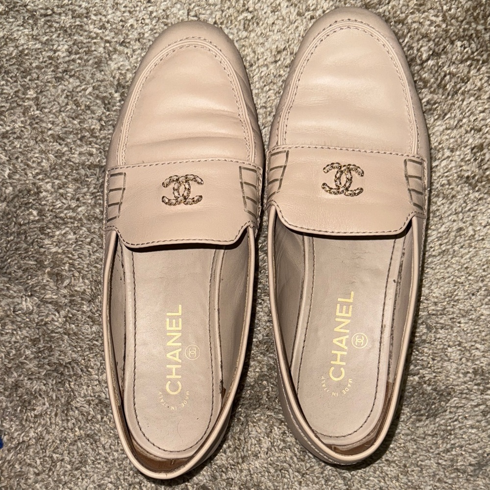 CHANEL Light Beige Leather Loafers